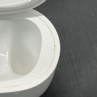 【中古】MagSafe充電ケース(USB-C)付きAirPods Pro(第2世代) MTJV3JA【日本橋】