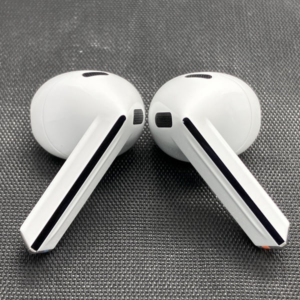 【中古】Galaxy Buds3 ホワイト 【SM-R530NZWAXJP】【名古屋】