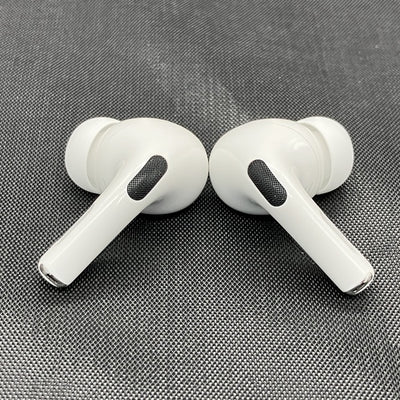 【中古】MagSafe充電ケース(USB-C)付きAirPods Pro(第2世代) MTJV3JA【秋葉原】