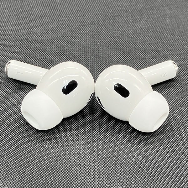 【中古】MagSafe充電ケース(USB-C)付きAirPods Pro(第2世代) MTJV3JA【秋葉原】
