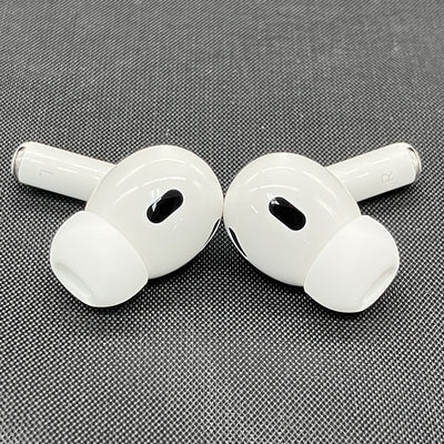 【中古】MagSafe充電ケース(USB-C)付きAirPods Pro(第2世代) MTJV3JA【秋葉原】