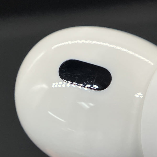 【中古】MagSafe充電ケース(USB-C)付きAirPods Pro(第2世代) MTJV3JA【秋葉原】