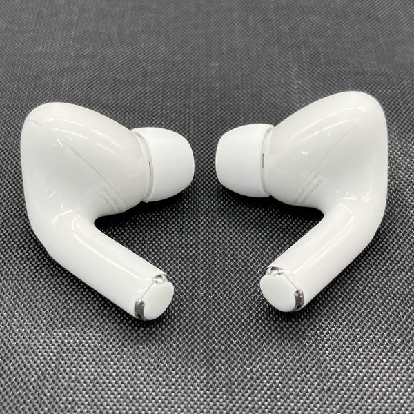 【中古】MagSafe充電ケース(USB-C)付きAirPods Pro(第2世代) MTJV3JA【秋葉原】