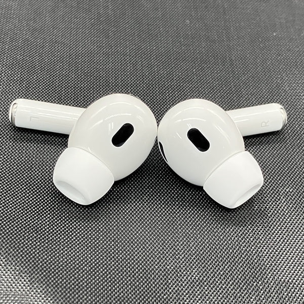 【中古】MagSafe充電ケース(USB-C)付きAirPods Pro(第2世代) MTJV3JA【秋葉原】