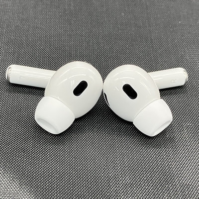 【中古】MagSafe充電ケース(USB-C)付きAirPods Pro(第2世代) MTJV3JA【秋葉原】