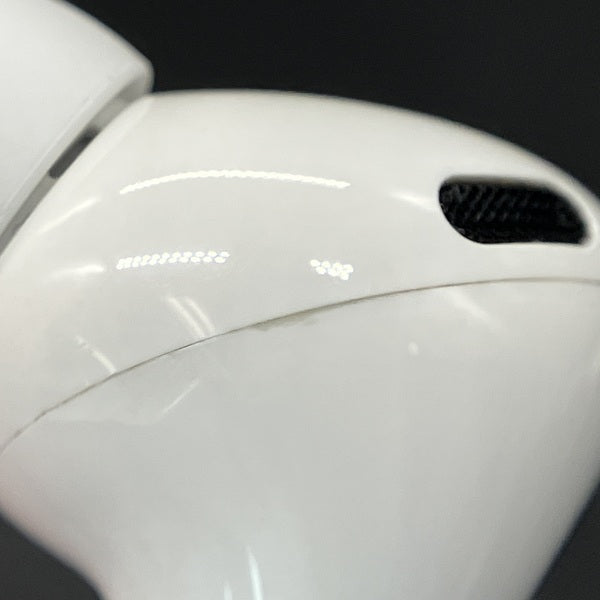 【中古】MagSafe充電ケース(USB-C)付きAirPods Pro(第2世代) MTJV3JA【秋葉原】