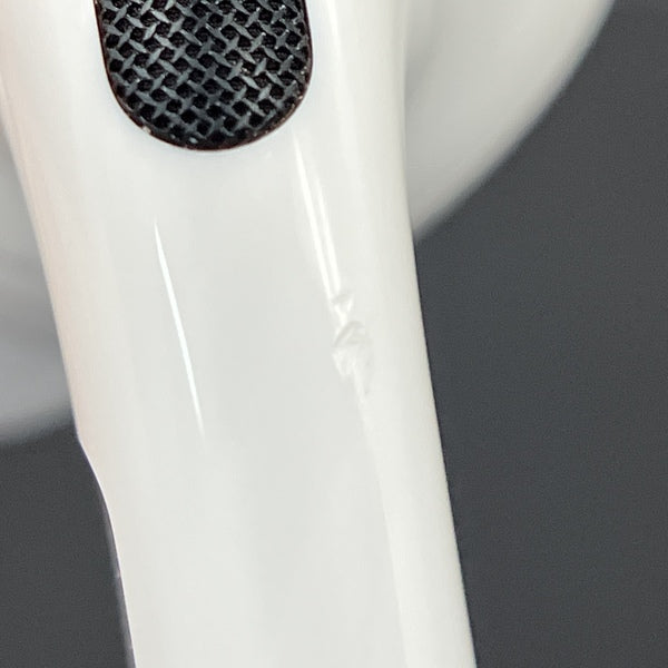 【中古】MagSafe充電ケース(USB-C)付きAirPods Pro(第2世代) MTJV3JA【秋葉原】