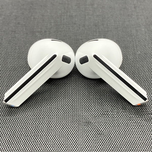 【中古】Galaxy Buds3 ホワイト 【SM-R530NZWAXJP】【秋葉原】