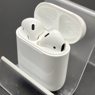 【中古】AirPods with Charging Case MV7N2J/A【秋葉原】