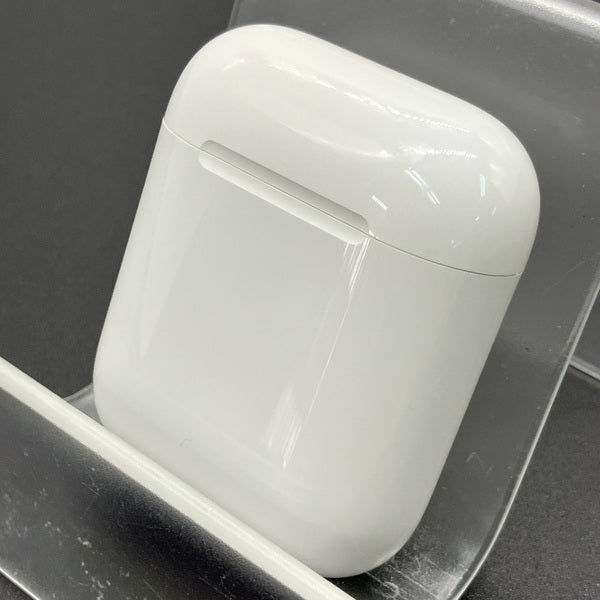 【中古】AirPods with Charging Case MV7N2J/A【秋葉原】