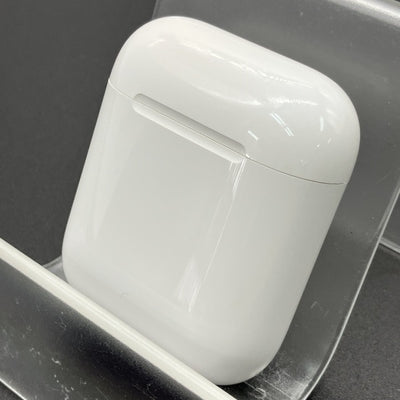 【中古】AirPods with Charging Case MV7N2J/A【秋葉原】