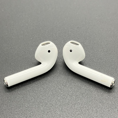 【中古】AirPods with Charging Case MV7N2J/A【秋葉原】