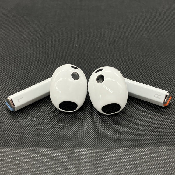 【中古】Galaxy Buds3 ホワイト 【SM-R530NZWAXJP】【秋葉原】