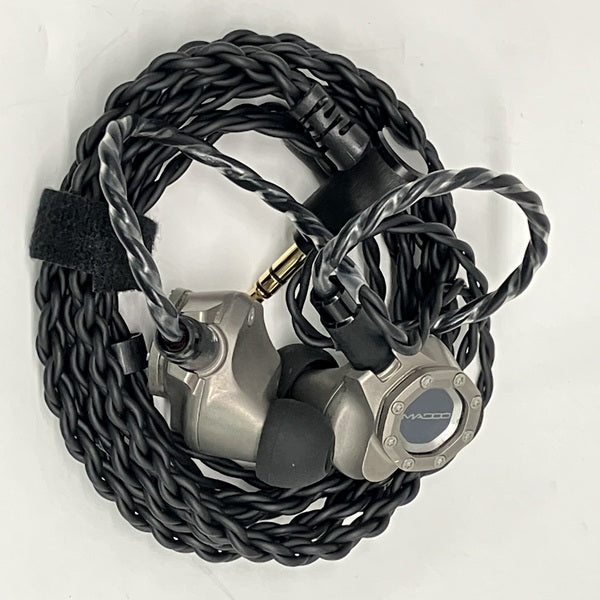 Madoo Typ821 有線イヤホン MADOO Typ821レビュー | 新開発ドライバー搭載で高い表現力が魅力の