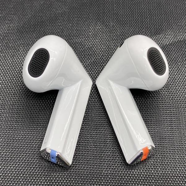 【中古】Galaxy Buds3 ホワイト 【SM-R530NZWAXJP】【秋葉原】