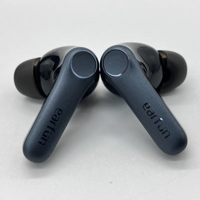 【中古】Air Pro 4 - Black【秋葉原】