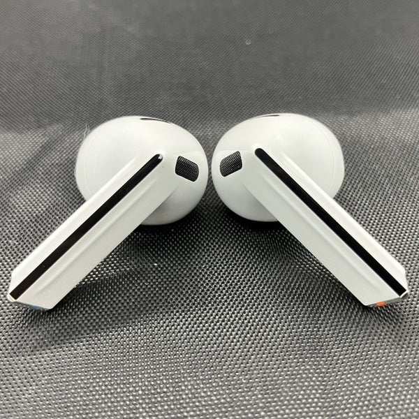 【中古】Galaxy Buds3 ホワイト 【SM-R530NZWAXJP】【名古屋】