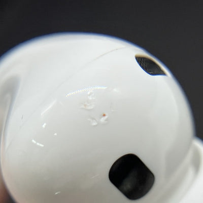 【中古】MagSafe充電ケース(USB-C)付きAirPods Pro(第2世代) MTJV3JA【秋葉原】