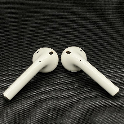 【中古】AirPods with Charging Case MV7N2J/A【日本橋】