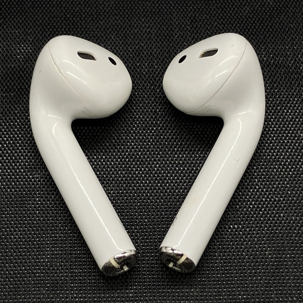 【中古】AirPods with Charging Case MV7N2J/A【日本橋】
