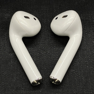 【中古】AirPods with Charging Case MV7N2J/A【日本橋】