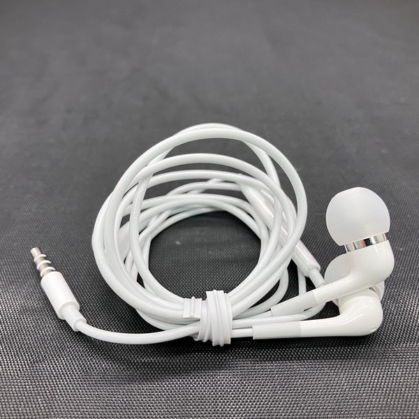 【中古】Apple In-Ear Headphones with Remote and Mic【秋葉原】