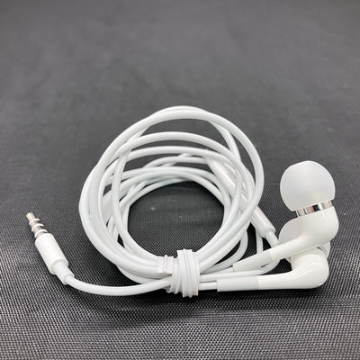 【中古】Apple In-Ear Headphones with Remote and Mic【秋葉原】