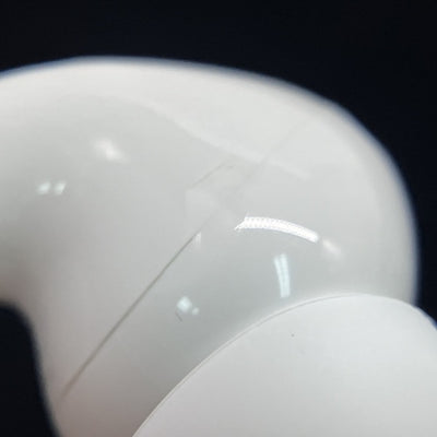 【中古】MagSafe充電ケース(USB-C)付きAirPods Pro(第2世代) MTJV3JA【日本橋】