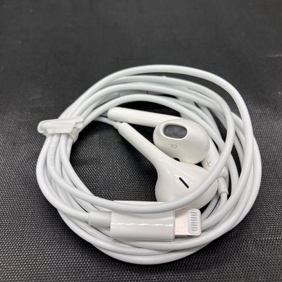【中古】EarPods with Lightning Connector【秋葉原】