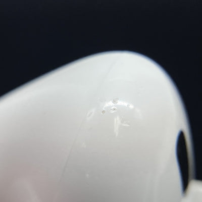 【中古】MagSafe充電ケース(USB-C)付きAirPods Pro(第2世代) MTJV3JA【日本橋】
