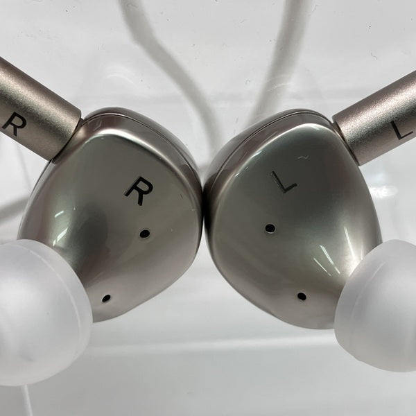 【中古】Que【日本橋】