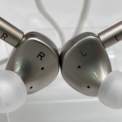 【中古】Que【日本橋】