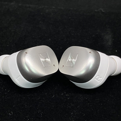 【中古】MOMENTUM True Wireless 4 ホワイトシルバー 【MTW4 White Silver】【名古屋】