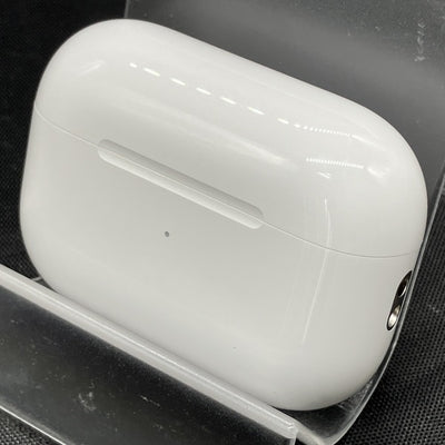 【中古】MagSafe充電ケース(USB-C)付きAirPods Pro(第2世代) MTJV3JA【秋葉原】