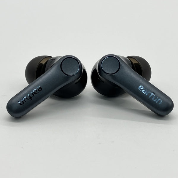 【中古】Air Pro 4 - Black【日本橋】