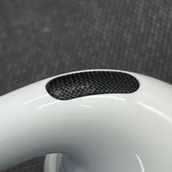 【中古】MagSafe充電ケース(USB-C)付きAirPods Pro(第2世代) MTJV3JA【秋葉原】