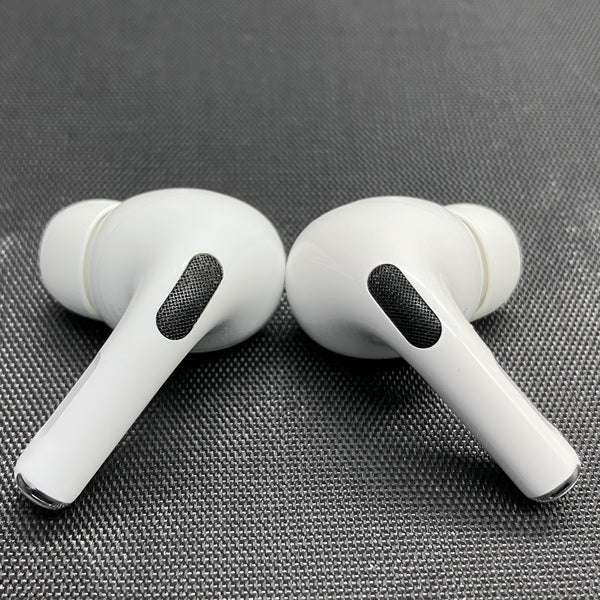 【中古】MagSafe充電ケース(USB-C)付きAirPods Pro(第2世代) MTJV3JA【秋葉原】