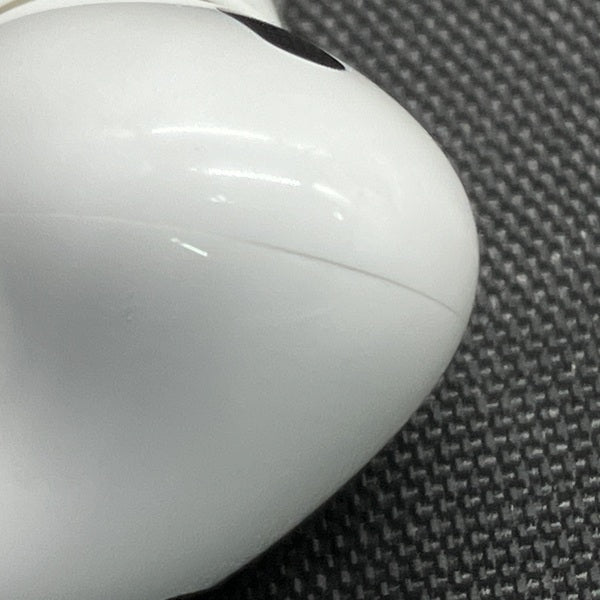 【中古】MagSafe充電ケース(USB-C)付きAirPods Pro(第2世代) MTJV3JA【秋葉原】