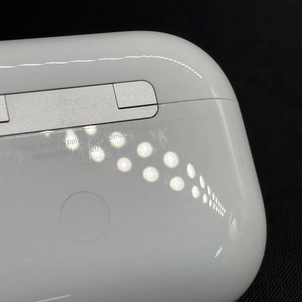【中古】MagSafe充電ケース(USB-C)付きAirPods Pro(第2世代) MTJV3JA【秋葉原】