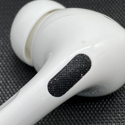 【中古】MagSafe充電ケース(USB-C)付きAirPods Pro(第2世代) MTJV3JA【秋葉原】