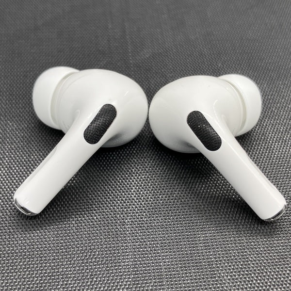 【中古】MagSafe充電ケース(USB-C)付きAirPods Pro(第2世代) MTJV3JA【秋葉原】