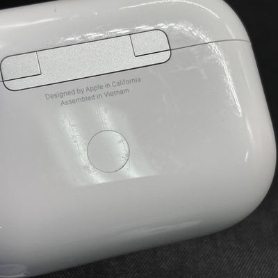 【中古】MagSafe充電ケース(USB-C)付きAirPods Pro(第2世代) MTJV3JA【秋葉原】
