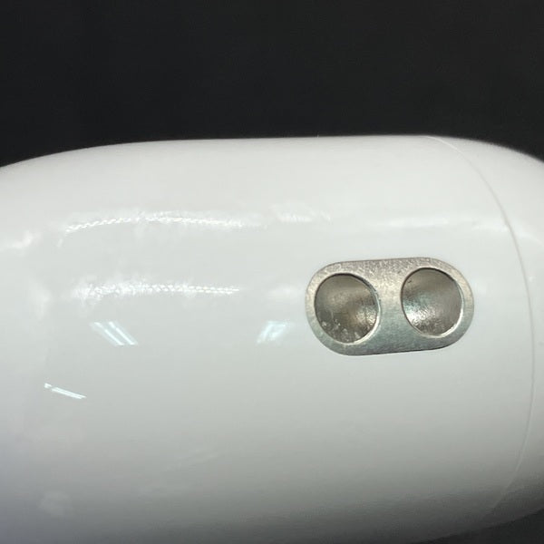 【中古】MagSafe充電ケース(USB-C)付きAirPods Pro(第2世代) MTJV3JA【秋葉原】