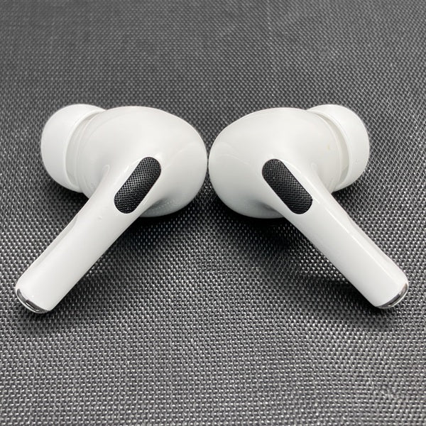 【中古】MagSafe充電ケース(USB-C)付きAirPods Pro(第2世代) MTJV3JA【秋葉原】