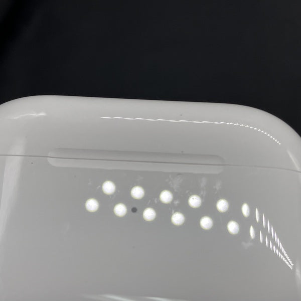 【中古】MagSafe充電ケース(USB-C)付きAirPods Pro(第2世代) MTJV3JA【秋葉原】