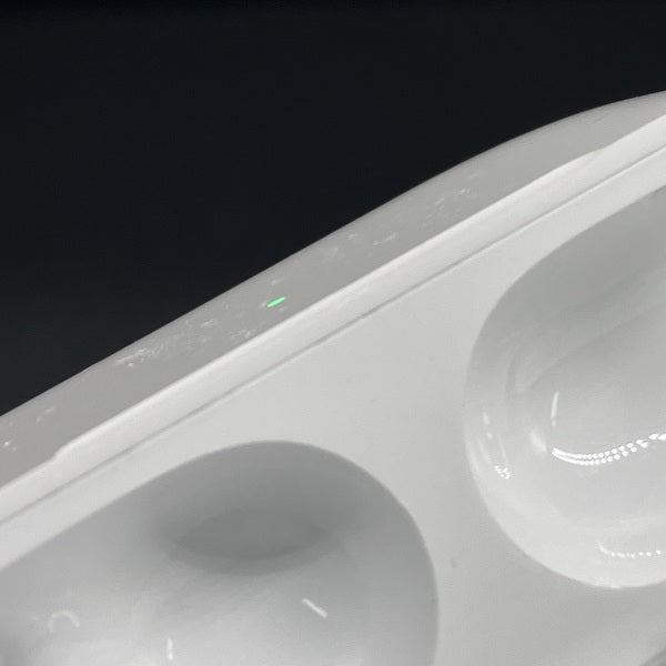 【中古】MagSafe充電ケース(USB-C)付きAirPods Pro(第2世代) MTJV3JA【日本橋】
