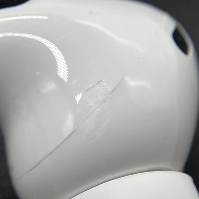 【中古】MagSafe充電ケース(USB-C)付きAirPods Pro(第2世代) MTJV3JA【秋葉原】