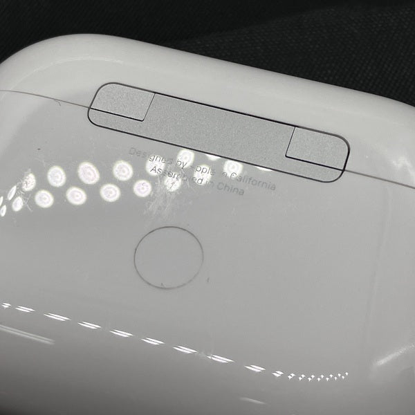 【中古】MagSafe充電ケース(USB-C)付きAirPods Pro(第2世代) MTJV3JA【秋葉原】