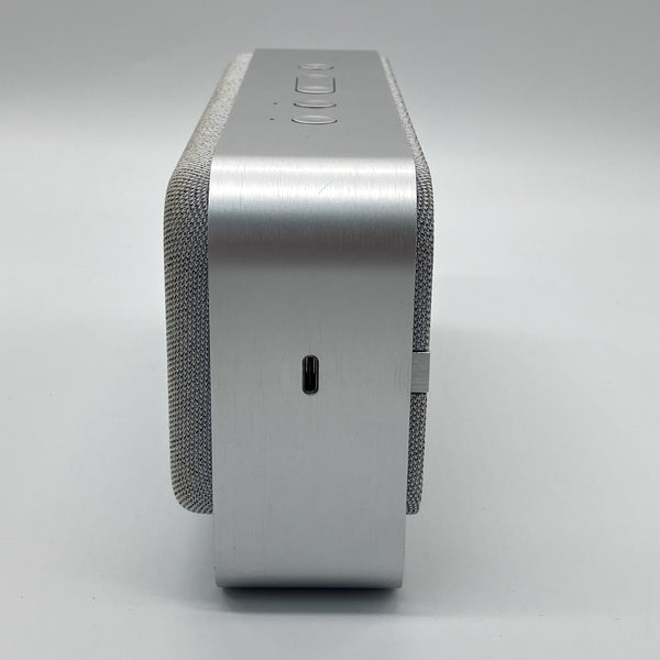 【中古】SoundLink Home Bluetooth Speaker Light Silver【秋葉原】