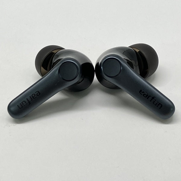 【中古】Air Pro 4 - Black【秋葉原】